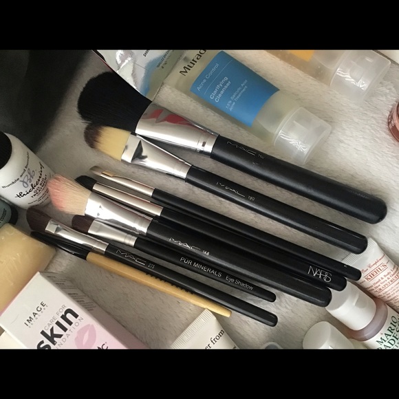 70 Dior, Mac, Nars , Makeup Bags , Makeup Brushes - Picture 5 of 7